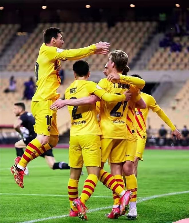 包含奥兰多魔术训练开放日，今夜绝杀压哨引欢呼，国王杯在即，团队化学反应显著的词条